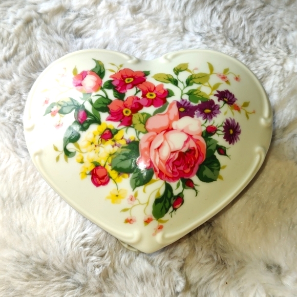 Musical Heart Trinket Jewelry Music Porcelain Floral Box - Picture 1 of 14
